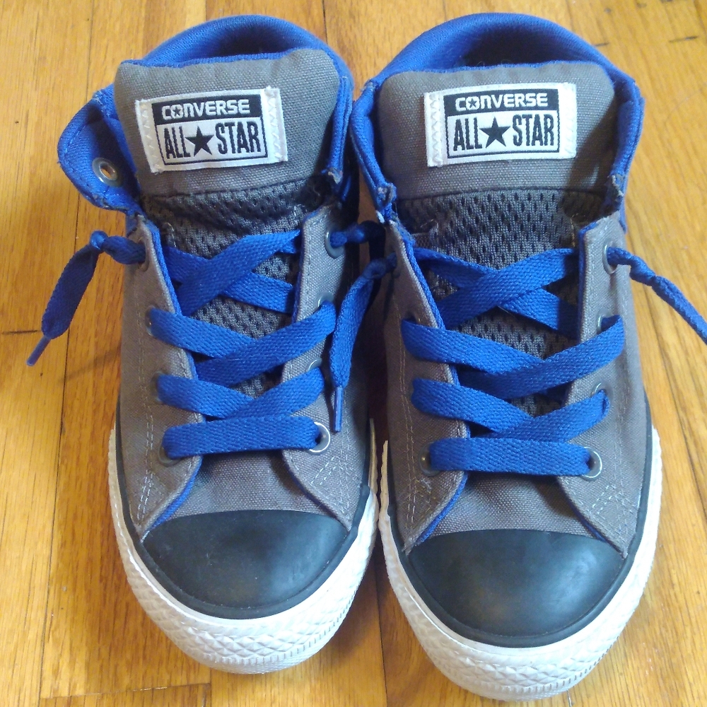 Boys Converse canvas shoes / sneakers